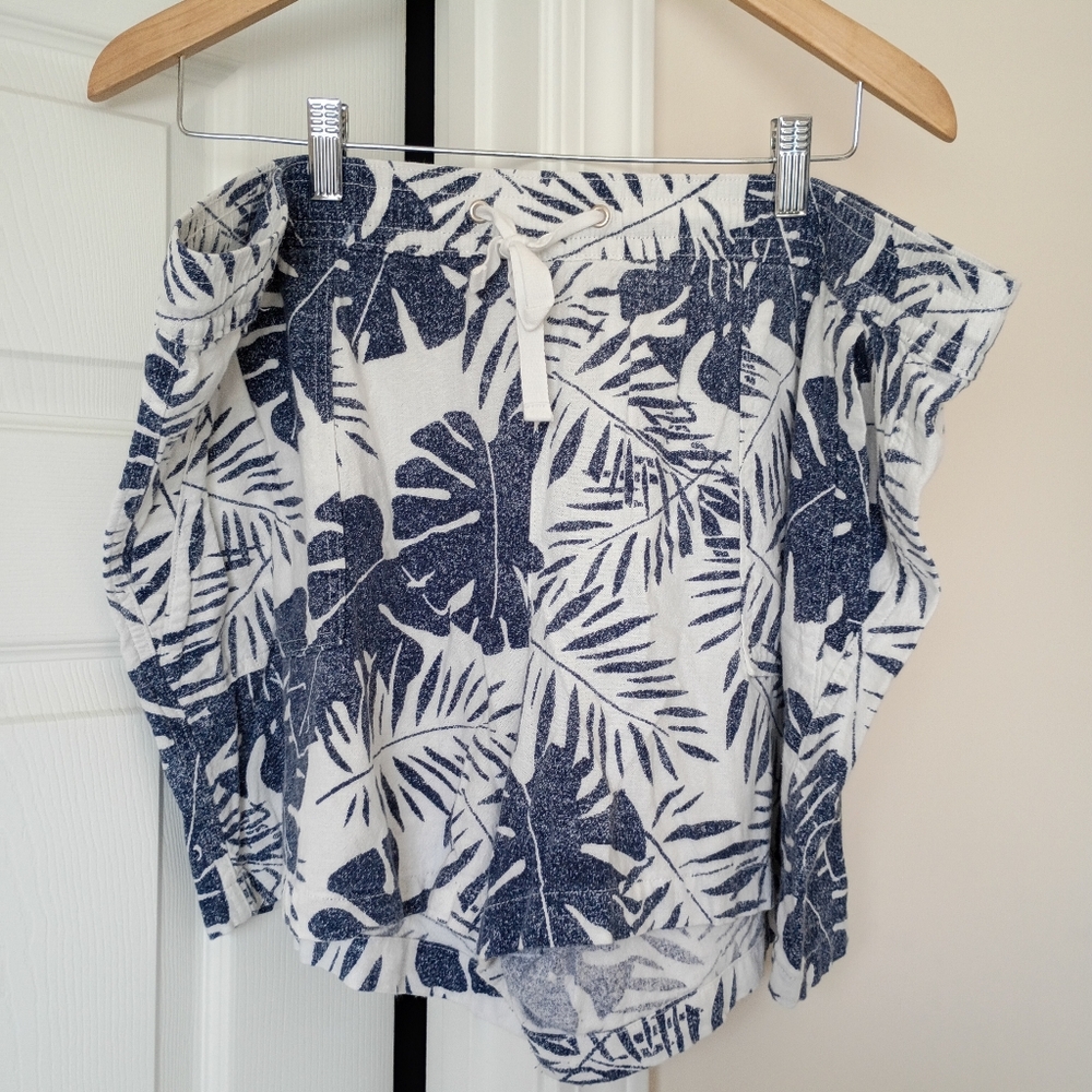 Navy and White Leaf Print Shorts Nautica Size XXL
